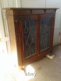 0616A Arts & Crafts Bookcase with Stained Glass Doors