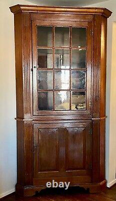 18th Century Philadelphia Fine Walnut Corner Cupboard with Family Provenance