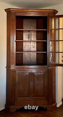 18th Century Philadelphia Fine Walnut Corner Cupboard with Family Provenance