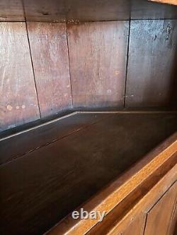 18th Century Philadelphia Fine Walnut Corner Cupboard with Family Provenance