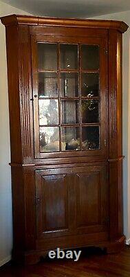 18th Century Philadelphia Fine Walnut Corner Cupboard with Family Provenance