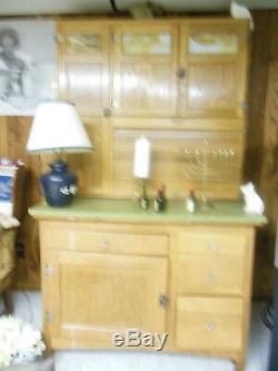 1905 to 1916 hoosier cabinet (Sellers kitcheneed)