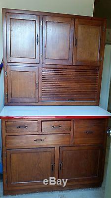 1915 Antique Hoosier Kitchen Cabinet, with flour sifter, excellent condition