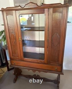 1940's China Hutch In Great Condition See Photos 1940's China Hutch In Great Condition See Photos