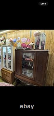 1940's China Hutch In Great Condition See Photos 1940's China Hutch In Great Condition See Photos