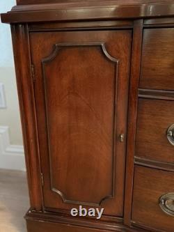 1940s Mahogany Bow Front China Cabinet Hutch Federal Hepplewhite Style Vintage