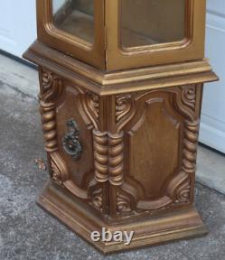 1960s-70s LIGHTED CURIO CABINET LIGHTED 3 GLASS SHELVES ORIGINAL GOLD FINISH