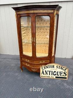 67357 Exquisite Louis XV Style Curio Cabinet with Glass Shelves