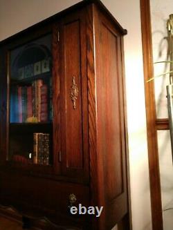 AMAZING CONDITION! Antique Quarter Sawn Oak Curio Cabinet Bookcase Glass