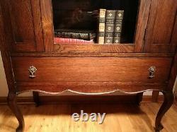 AMAZING CONDITION! Antique Quarter Sawn Oak Curio Cabinet Bookcase Glass