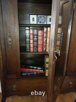 AMAZING CONDITION! Antique Quarter Sawn Oak Curio Cabinet Bookcase Glass