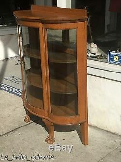 ANTIQUE AMERICAN TIGER OAK BOW FRONT CURIO. CARVED LION LEGS. L@@k