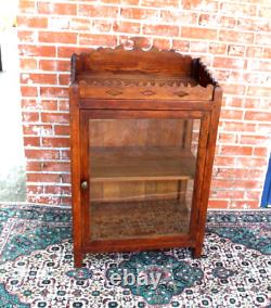 American Antique Oak Arts & Crafts Glass Door Display Cabinet / Vitrine