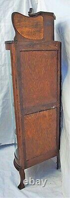 American Tiger Oak Bowed Bent Glass China Corner Cabinet with Griffins 1900s