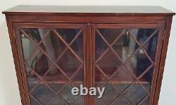 Antique ENGLISH 20th C Edwardian 2 Door INLAID CURIO CABINET Vitrine BOOKCASE