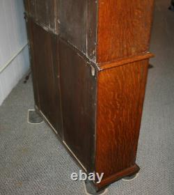 Antique Quality Quarter Sawn Oak Gun Cabinet original finish