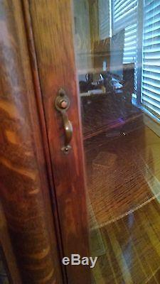 Antique Tiger Oak Bow Front Clawfoot China Display Curio Cabinet