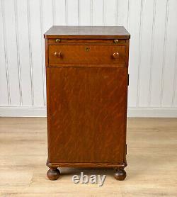 Antique Traditional Quartersawn Oak Liquor Bar Cellarette Cabinet