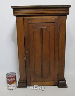 Antique Wooden Hanging Wall Cabinet Kitchen Cupboard Latching Paneled Door yqz