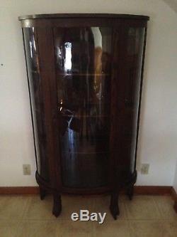 Antique curved glass china cabinet! LOCAL PICK UP only