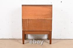 Arts & Crafts Oak 17-Drawer Card Catalog Filing Cabinet by Remington Rand, 1940s