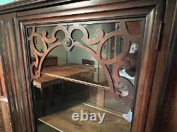 BERKEY & GAY Mahogany Display Cabinet/Glass Door-Wood Overlay/Pedestal Legs