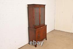 Baker Furniture Style Georgian Inlaid Flame Mahogany Breakfront Bookcase Cabinet