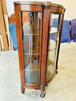 Beautiful Antique Grand Rapids Mission Oak Curved Glass China Curio Cabinet