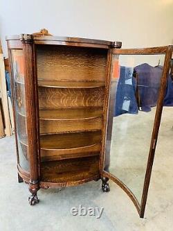 Beautiful Antique Grand Rapids Mission Oak Curved Glass China Curio Cabinet