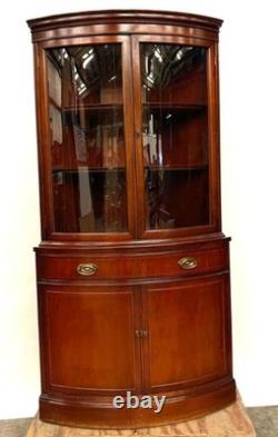 Beautiful Antique New Travis Court Collection By Drexel