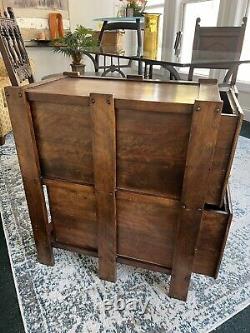 Beautiful Arts and Craft Mission Arts & Crafts Antique Solid Oak Filing Cabinet