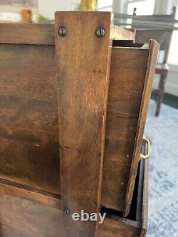 Beautiful Arts and Craft Mission Arts & Crafts Antique Solid Oak Filing Cabinet