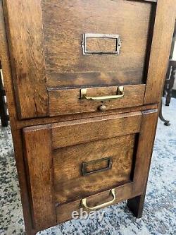 Beautiful Arts and Craft Mission Arts & Crafts Antique Solid Oak Filing Cabinet