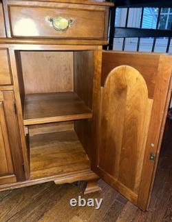 Beautiful Vintage Pennsylvania House Dry Sink