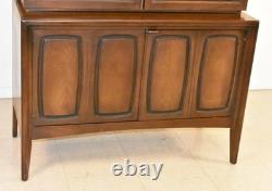 Broyhill Walnut Emphasis China Hutch