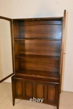 Broyhill Walnut Emphasis China Hutch