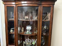China Cabinet Vintage 1930s Heritage Federal Style Bubble front glass