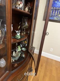 China Cabinet Vintage 1930s Heritage Federal Style Bubble front glass