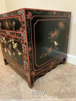Chinoiserie Vintage Asian Black Lacquer Cabinet side table with drawer wood