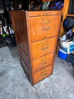 Circa 1910 Yawman & Erbe Arts & Crafts Tiger Oak File Cabinet, Dovetail Drawers