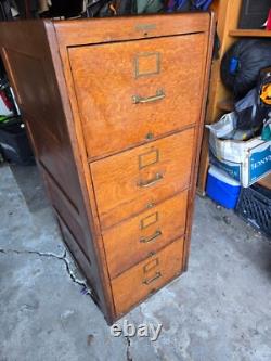 Circa 1910 Yawman & Erbe Arts & Crafts Tiger Oak File Cabinet, Dovetail Drawers