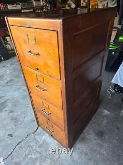 Circa 1910 Yawman & Erbe Arts & Crafts Tiger Oak File Cabinet, Dovetail Drawers