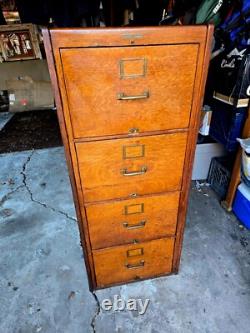 Circa 1910 Yawman & Erbe Arts & Crafts Tiger Oak File Cabinet, Dovetail Drawers