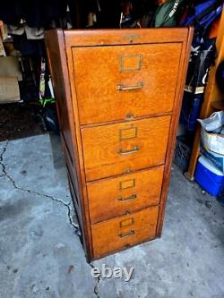 Circa 1910 Yawman & Erbe Arts & Crafts Tiger Oak File Cabinet, Dovetail Drawers
