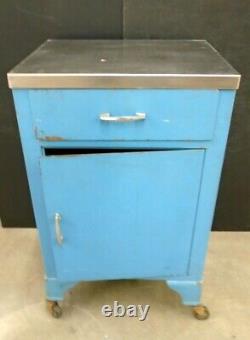 Cool VINTAGE STEEL Medical Institutional CABINET 33 x 20 x 16 ASYLUM FRESH