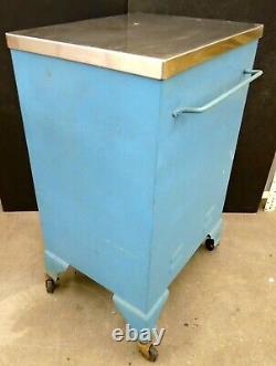 Cool VINTAGE STEEL Medical Institutional CABINET 33 x 20 x 16 ASYLUM FRESH