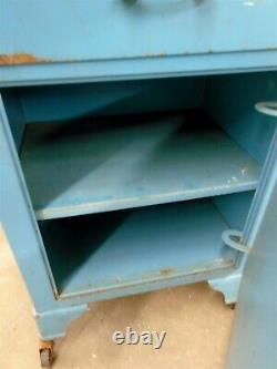 Cool VINTAGE STEEL Medical Institutional CABINET 33 x 20 x 16 ASYLUM FRESH