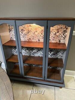 Curio cabinet, China Hutch, Bookshelf