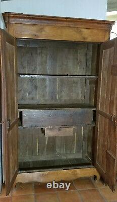 ELEGANT ANTIQUE LATE 18c FRENCH OAK MARRIAGE ARMOIRE