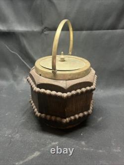 Early 20th Century English Oak Biscuit Barrel